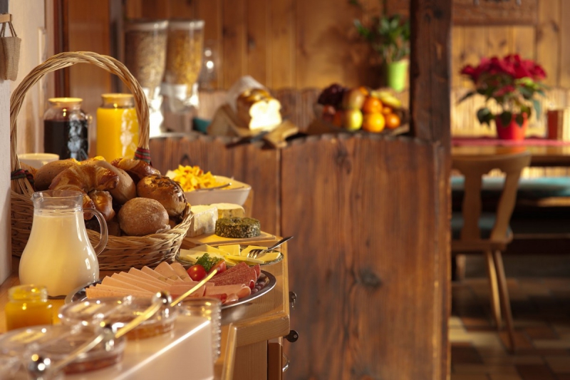 boulangerie-ST BLAISE-min_breakfast_buffet_food_restaurant_meal_hotel_plate_fresh-718745